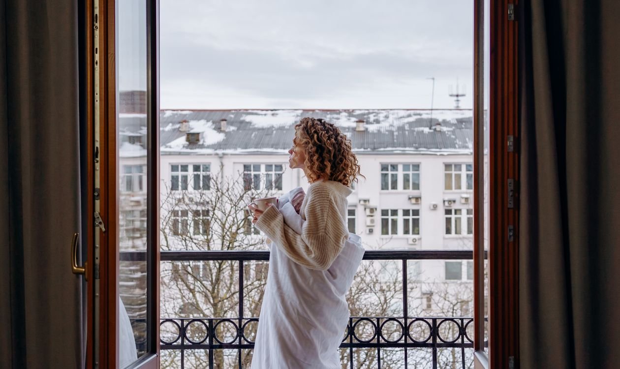 Why Do I Feel Cold All the Time? Causes Explained